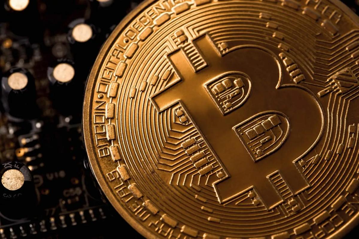 High-efficiency mining rig primed for Ethereum and altcoin mining in hosted facility